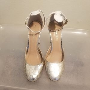 Womens KURT GEIGER light yellow gold white leather ankle strap sandals sz. 37